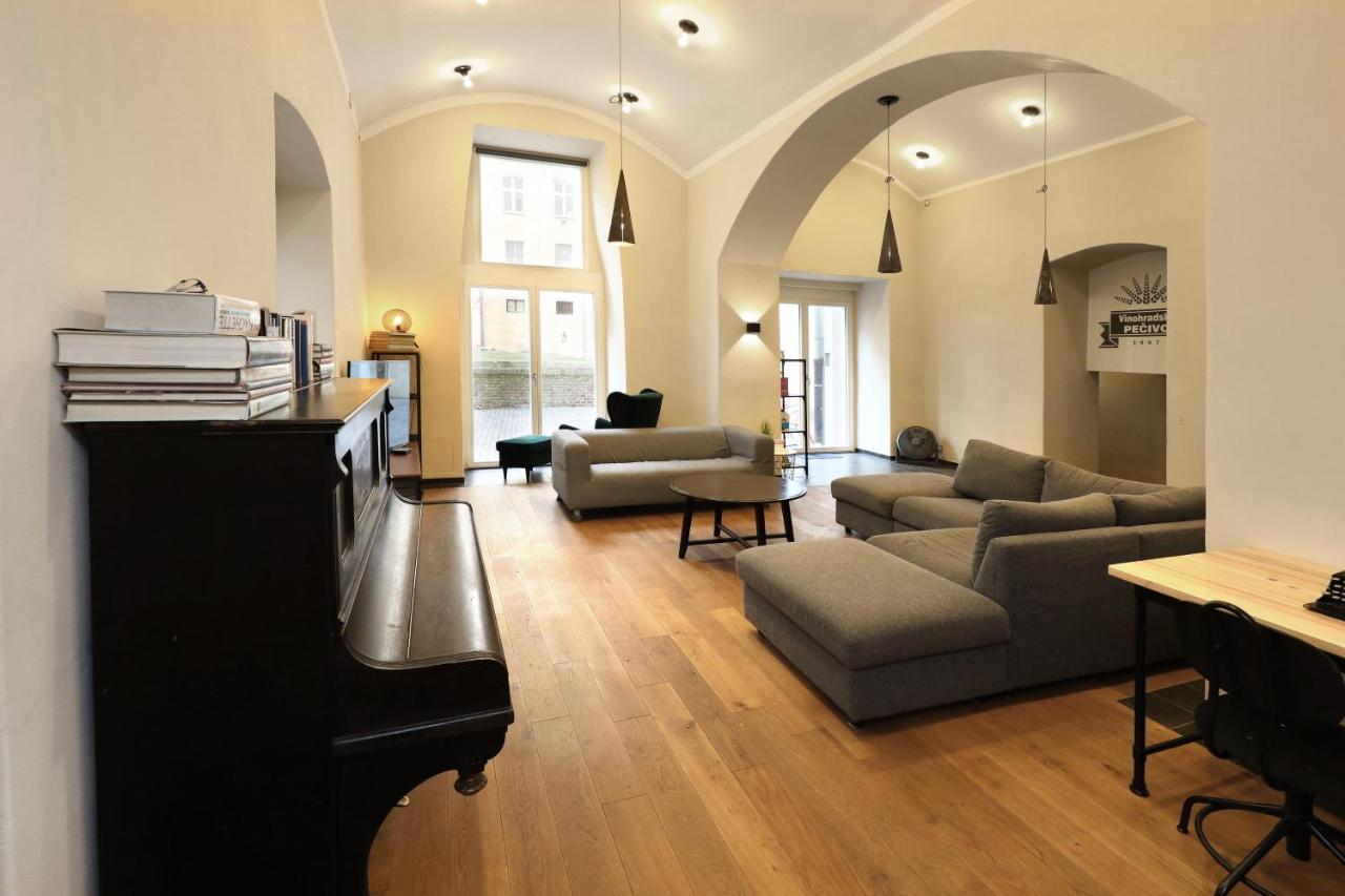 Design Loft 2 Minutes To Wenceslas Square Prag Eksteriør billede